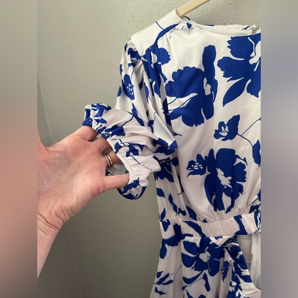 Petal & Pup Aminah Puff Sleeve Cut Out Dress In Blue Floral Size Medium New - Picture 10 of 14